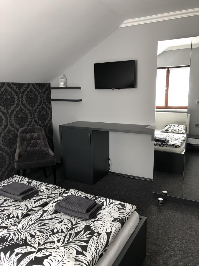 Tardosi Vendeghaz Hotel Мисколк Екстериор снимка