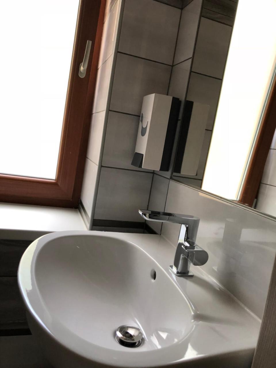 Tardosi Vendeghaz Hotel Мисколк Екстериор снимка