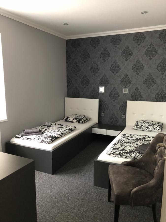Tardosi Vendeghaz Hotel Мисколк Екстериор снимка