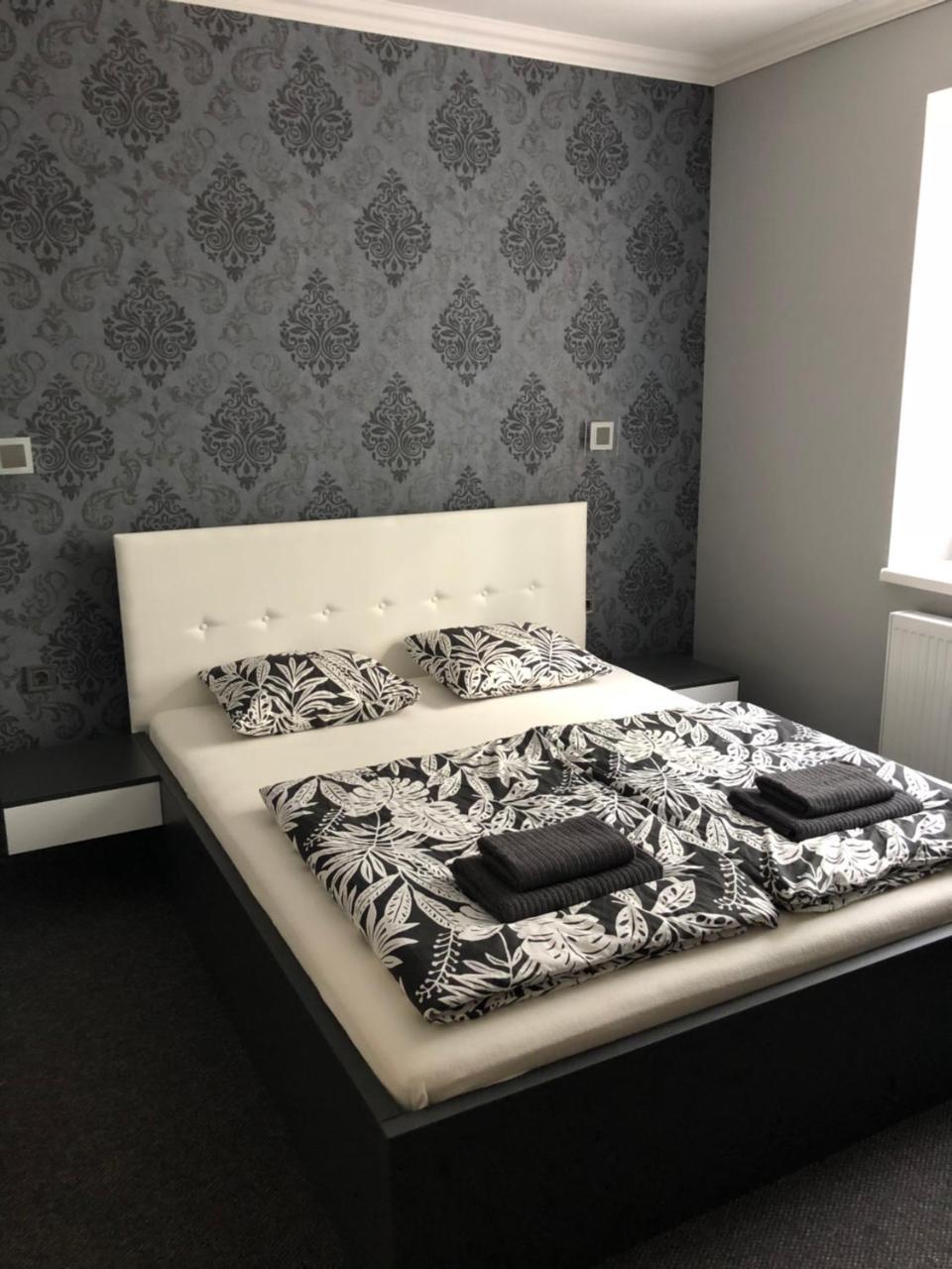 Tardosi Vendeghaz Hotel Мисколк Екстериор снимка