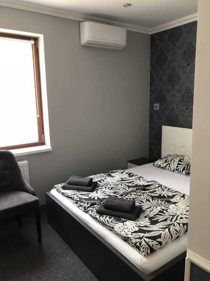 Tardosi Vendeghaz Hotel Мисколк Екстериор снимка