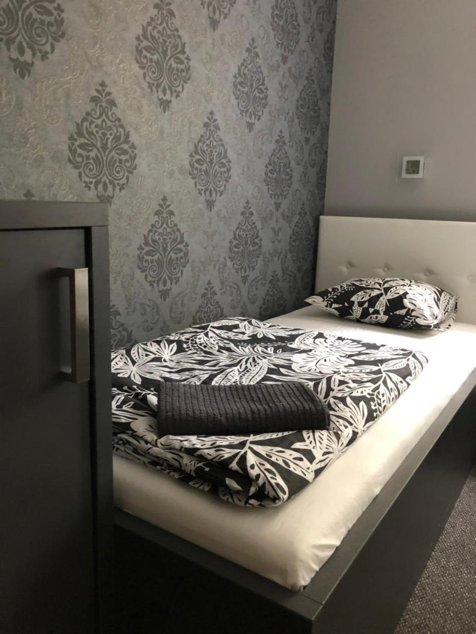 Tardosi Vendeghaz Hotel Мисколк Екстериор снимка