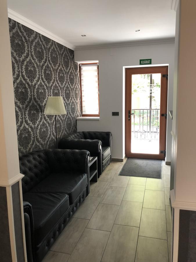 Tardosi Vendeghaz Hotel Мисколк Екстериор снимка