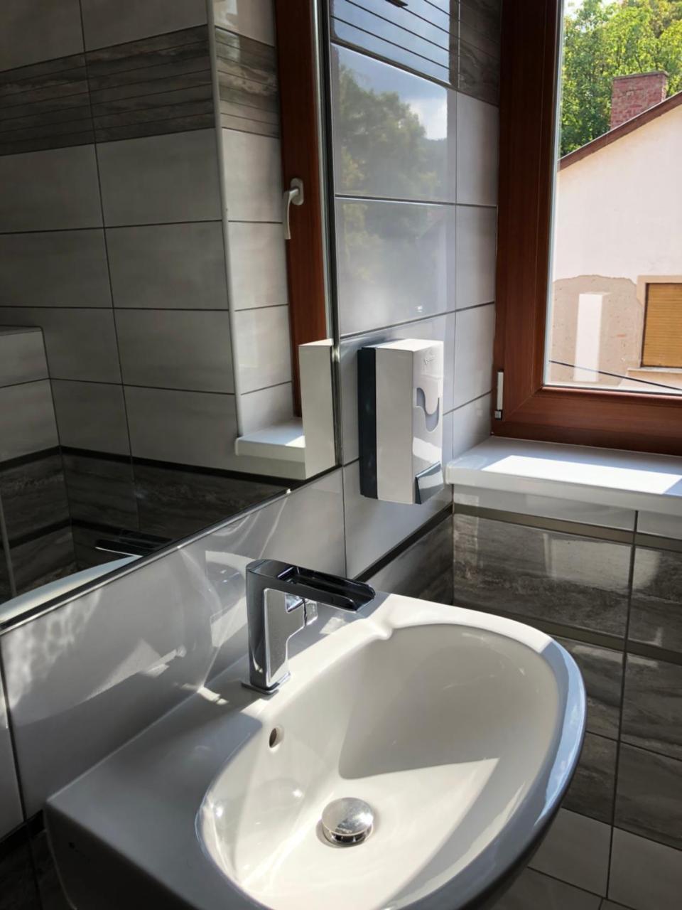 Tardosi Vendeghaz Hotel Мисколк Екстериор снимка