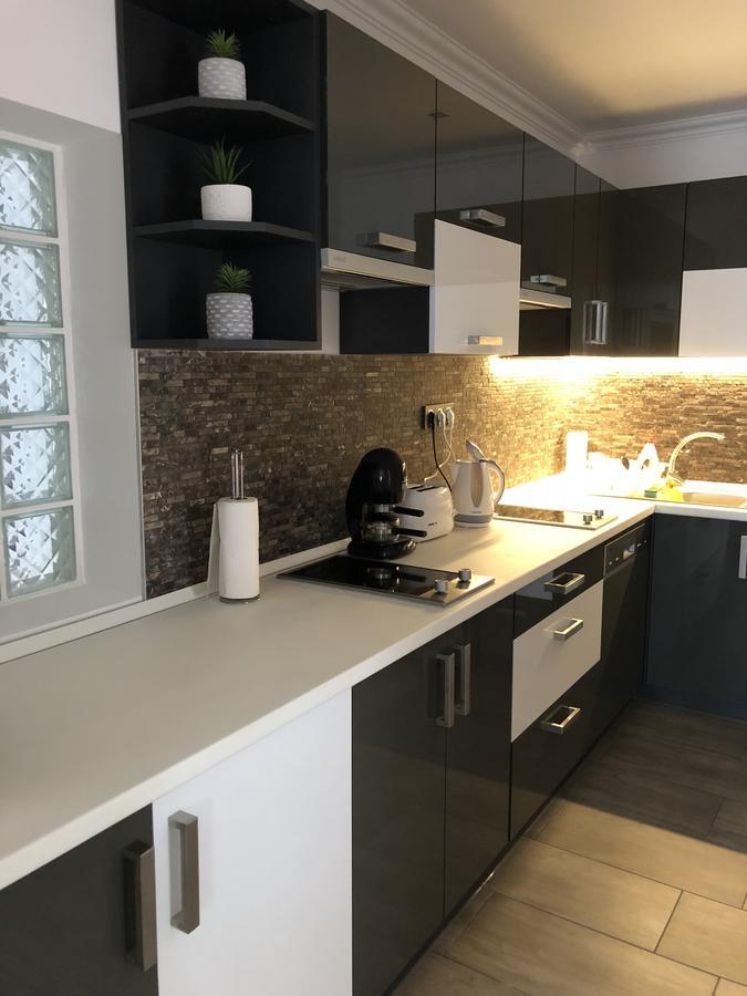 Tardosi Vendeghaz Hotel Мисколк Екстериор снимка