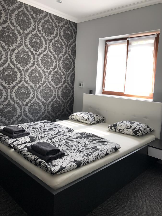 Tardosi Vendeghaz Hotel Мисколк Екстериор снимка