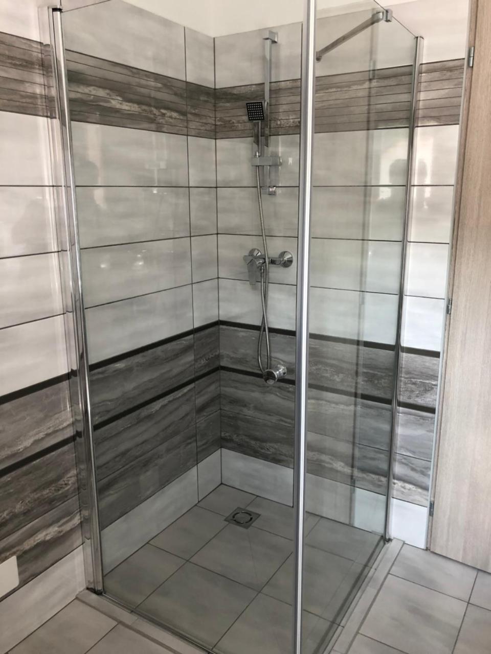 Tardosi Vendeghaz Hotel Мисколк Екстериор снимка