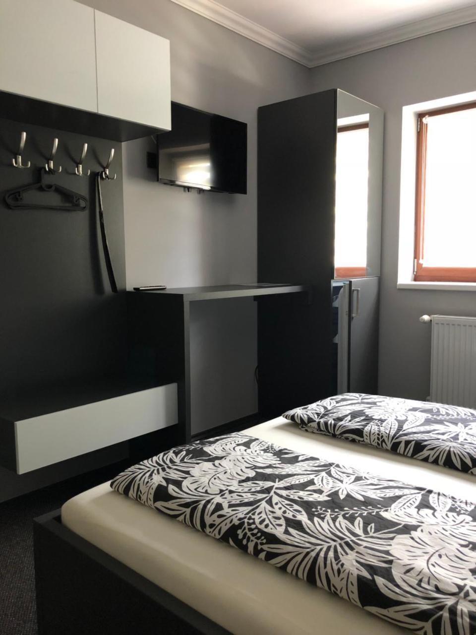 Tardosi Vendeghaz Hotel Мисколк Екстериор снимка