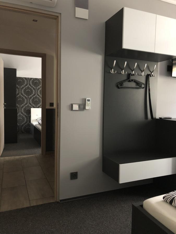 Tardosi Vendeghaz Hotel Мисколк Екстериор снимка