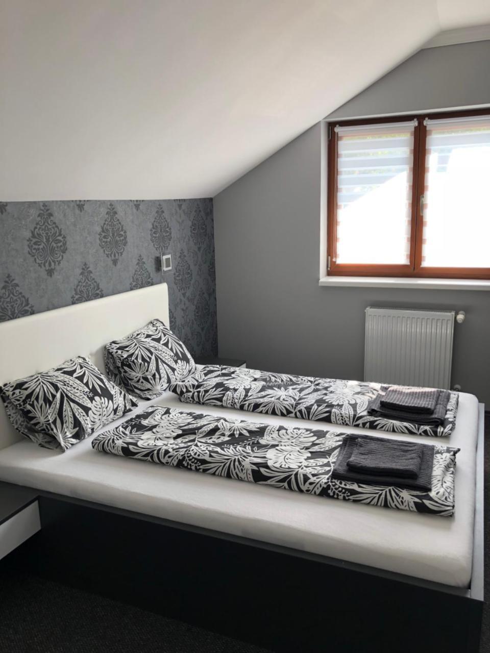 Tardosi Vendeghaz Hotel Мисколк Екстериор снимка